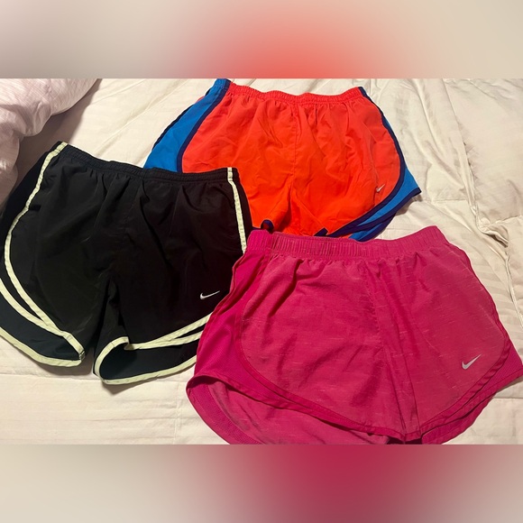 Lot of three Nike tempo running shorts Size Med - Picture 5 of 5